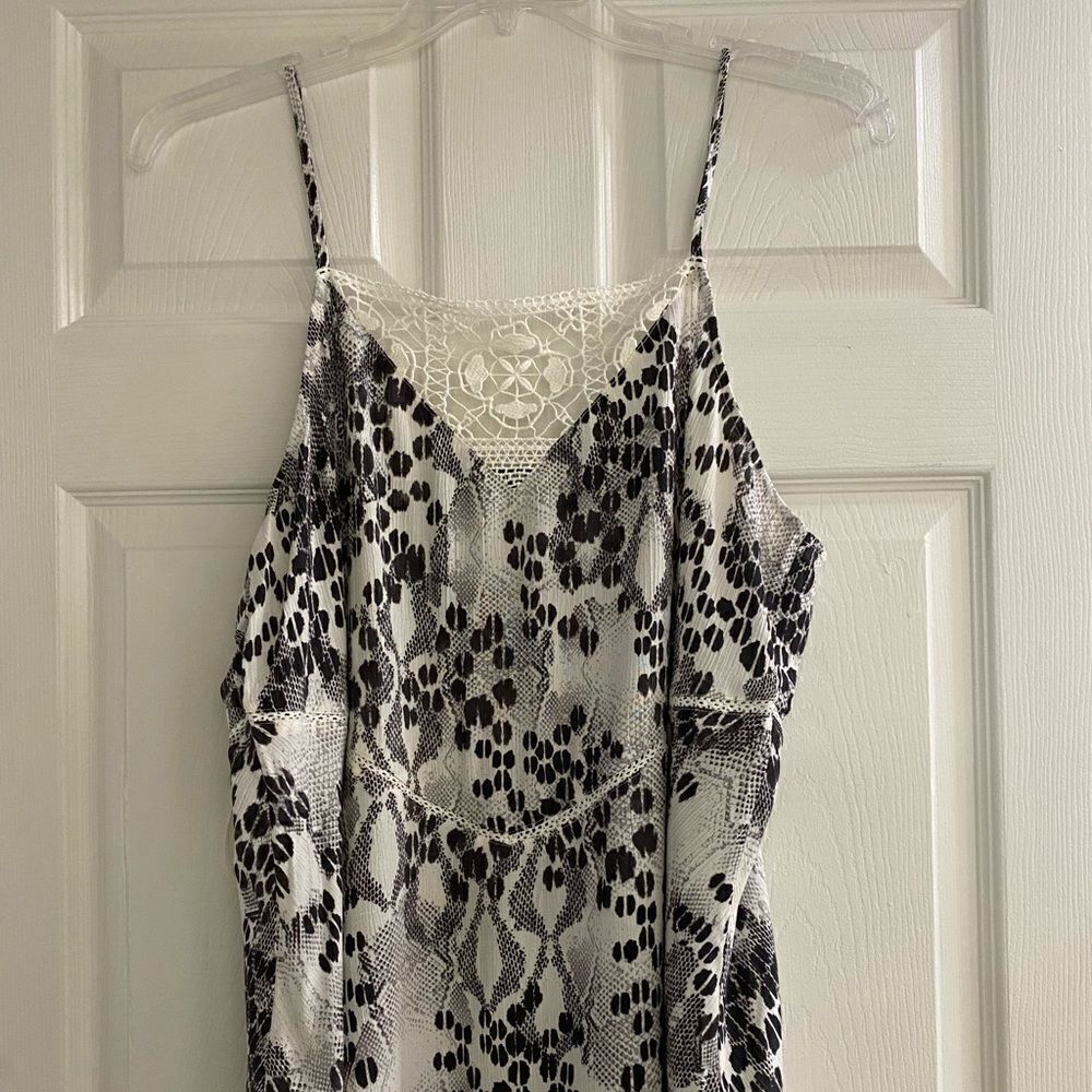 💼NWT Express Hi Neck Lace Animal Print Cami. - Picture 3 of 8